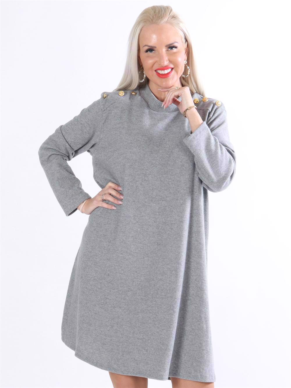 Sahra - Klänning i mjukt tyg med guldknappar